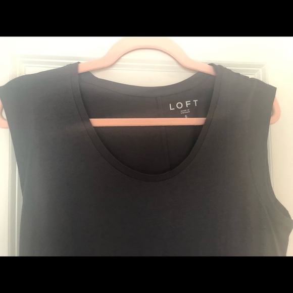 🎉4 for 20 🎉LOFT cap sleeve tee - Picture 2 of 3